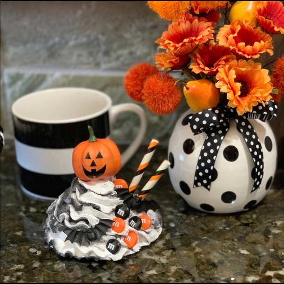 Handmade Mug Topper with Mug. - Picture 3 of 5